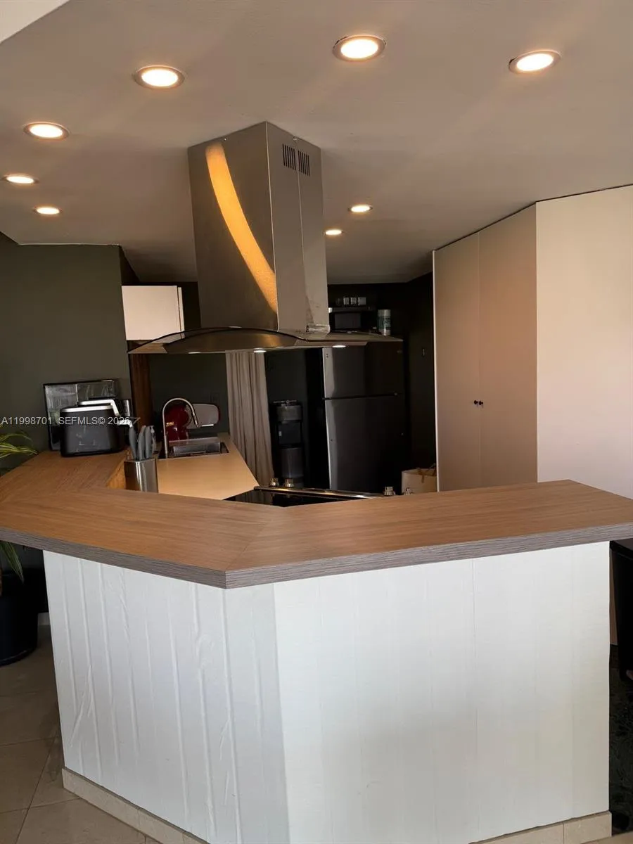 19707 Turnberry Way # 28C, Aventura FL 33180