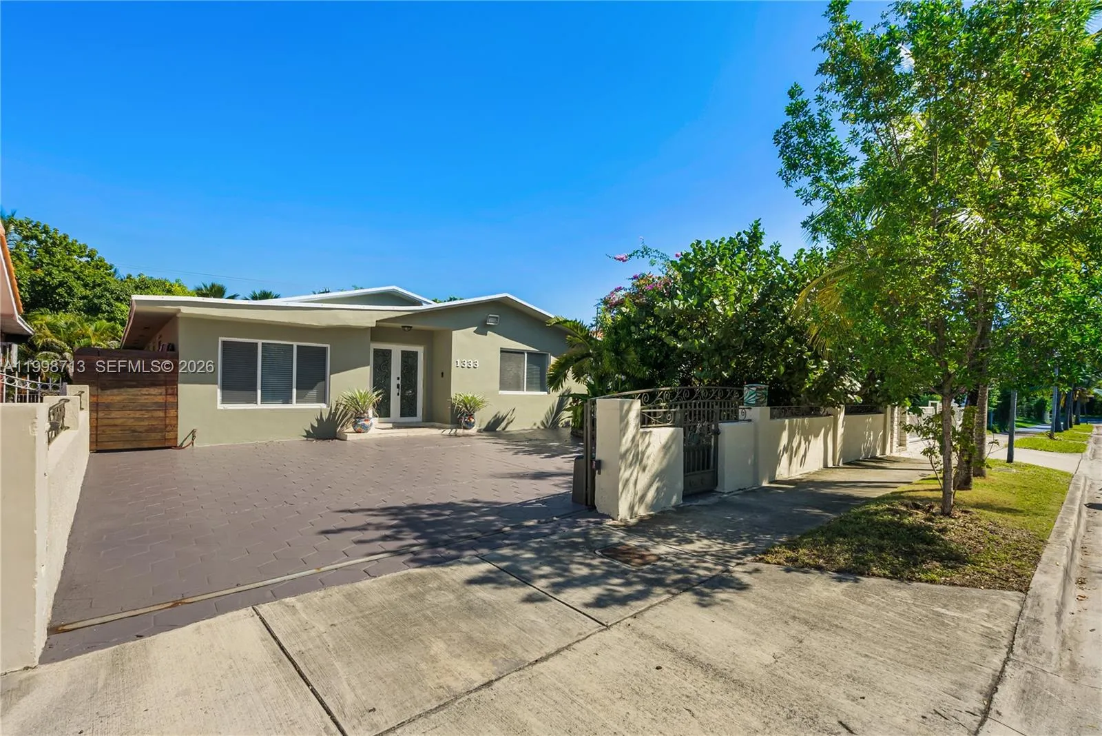 1333 SW 16th St, Miami FL 33145