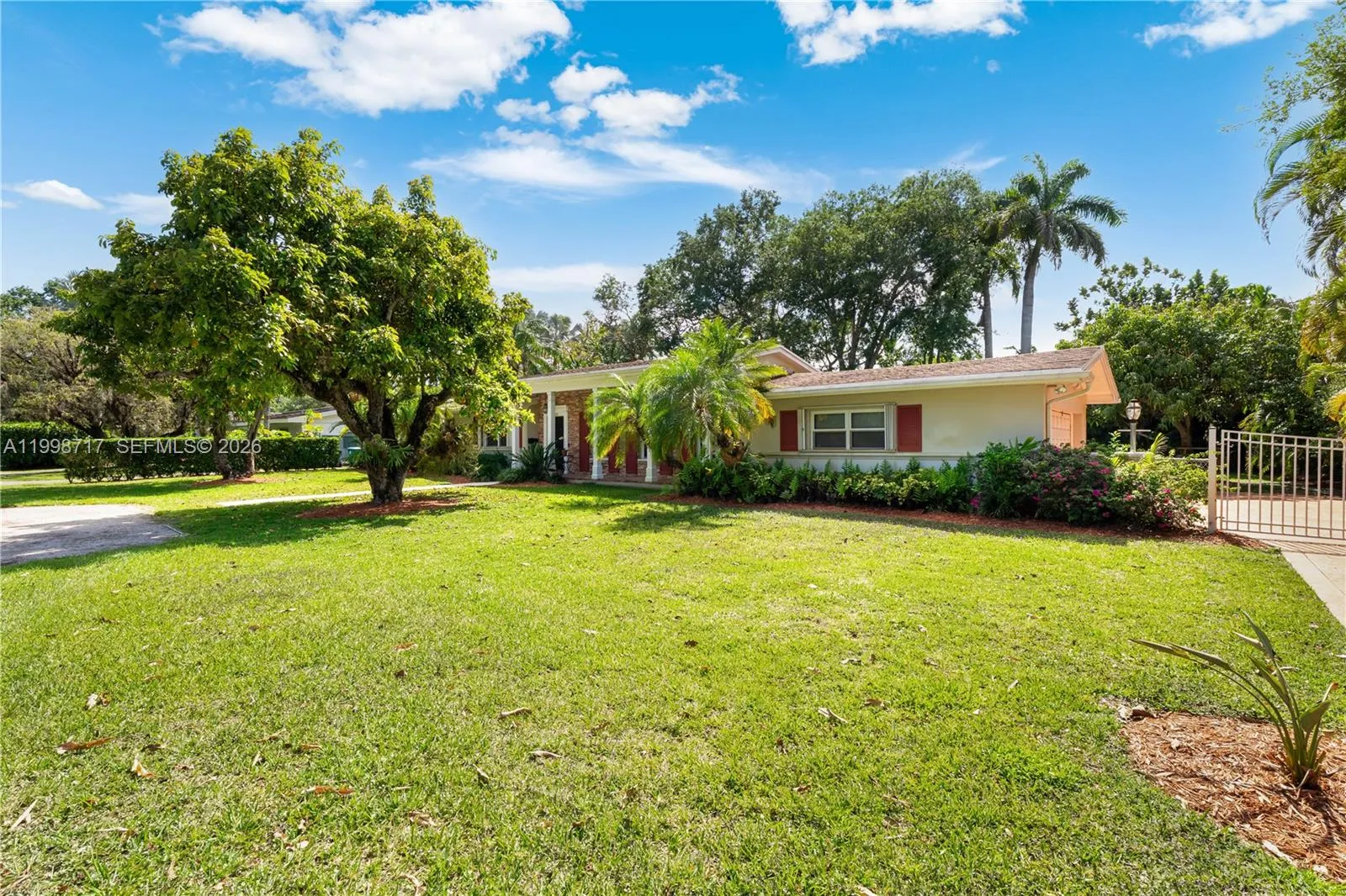 9830 SW 69th Ave, Pinecrest FL 33156