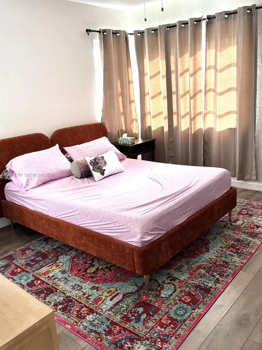 740 SW 7th St # 3, Miami FL 33130