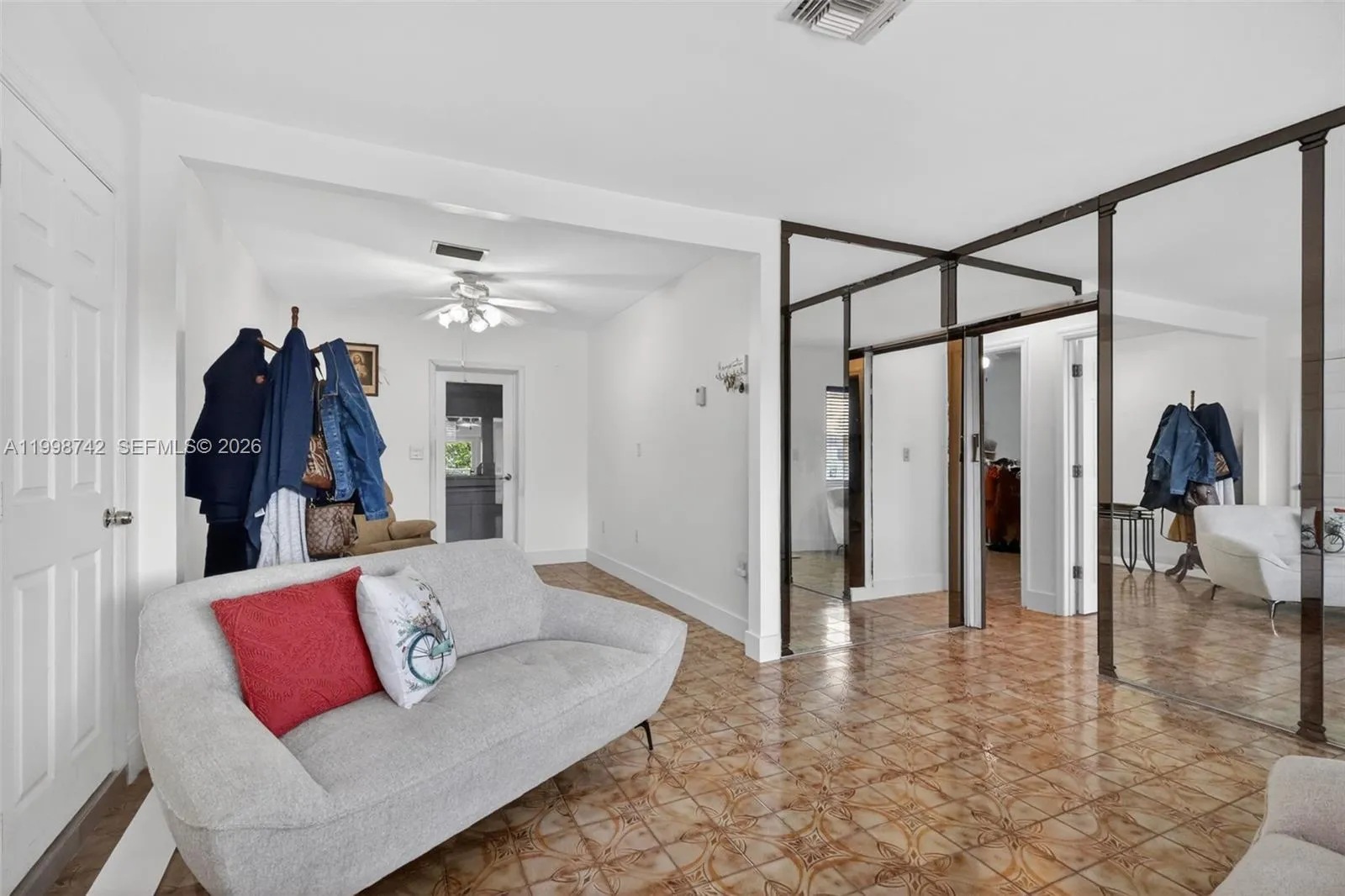 733 W 33rd St, Hialeah FL 33012