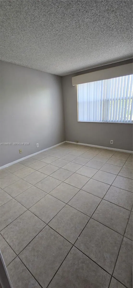 8901 Wiles Rd # 303, Coral Springs FL 33067