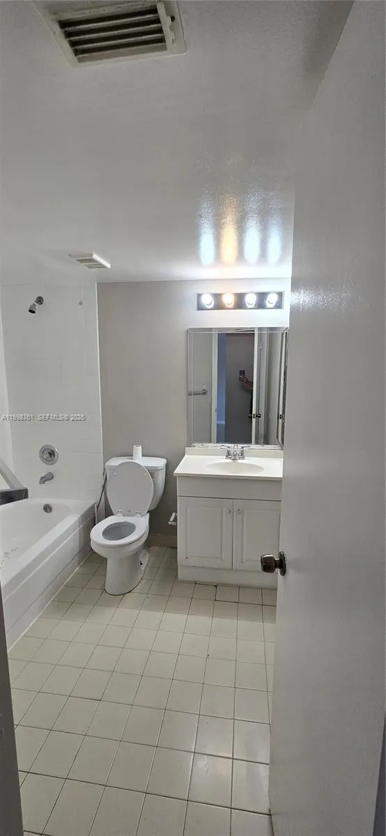 8901 Wiles Rd # 303, Coral Springs FL 33067