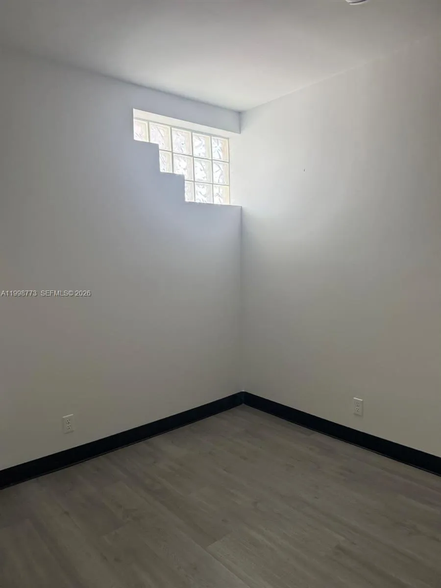 2856 E Oakland Park Blvd, Fort Lauderdale FL 33306