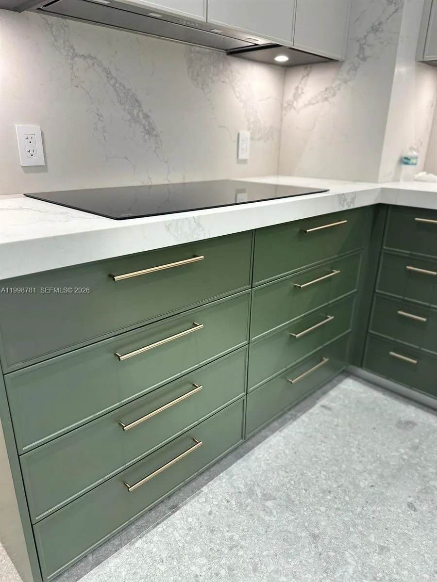 737 Crandon Blvd # 301, Key Biscayne FL 33149