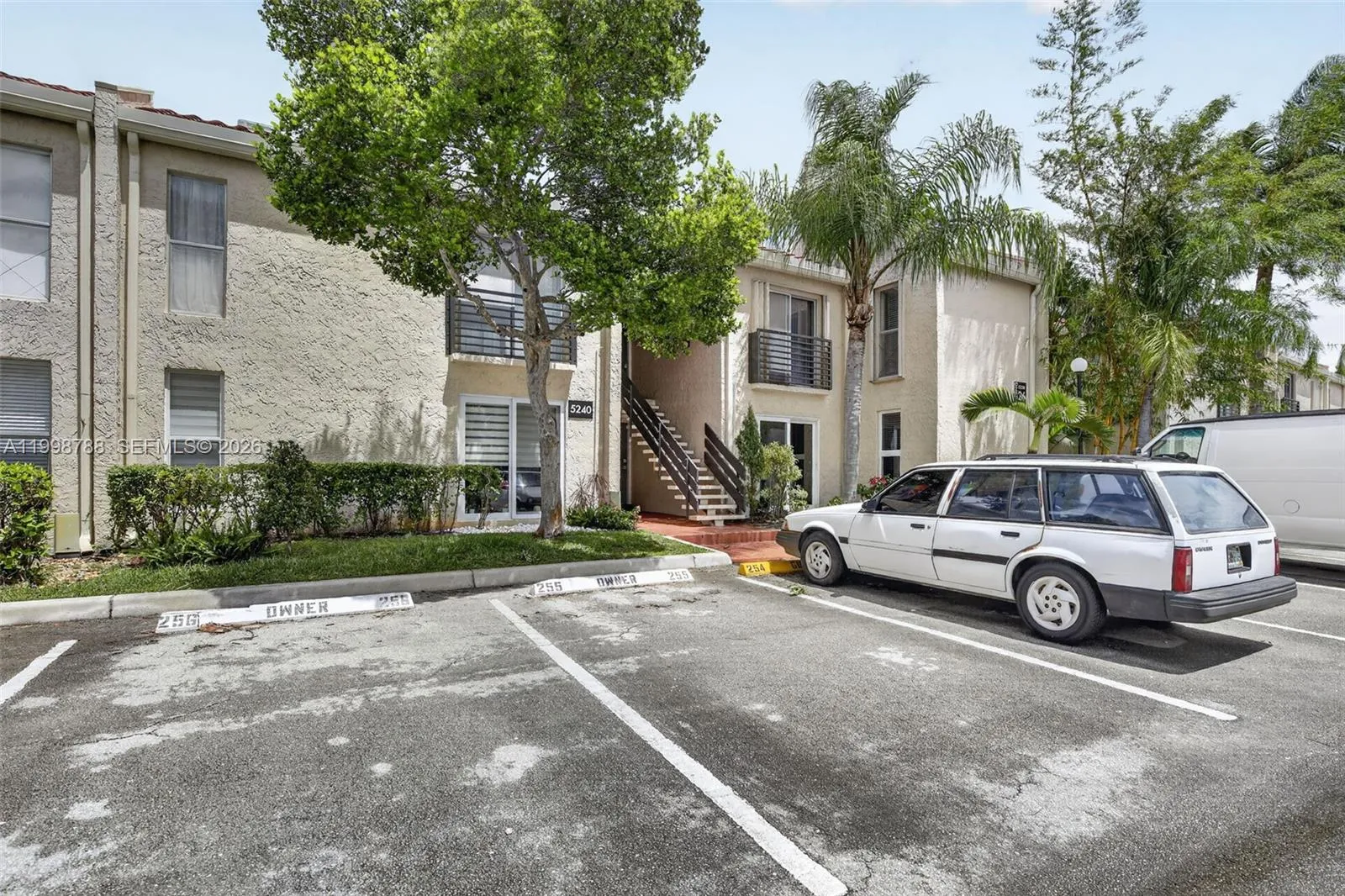 5240 NE 6th Ave # H26, Oakland Park FL 33334