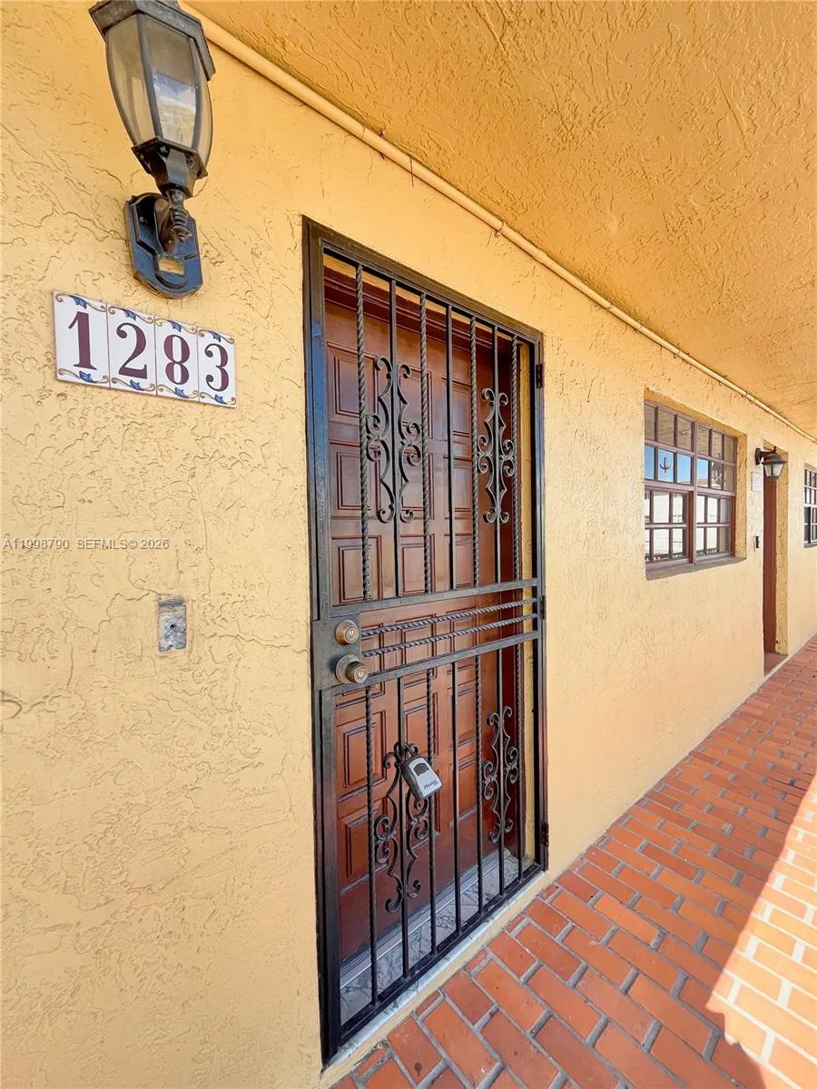 1283 W 51st Place # 12, Hialeah FL 33012
