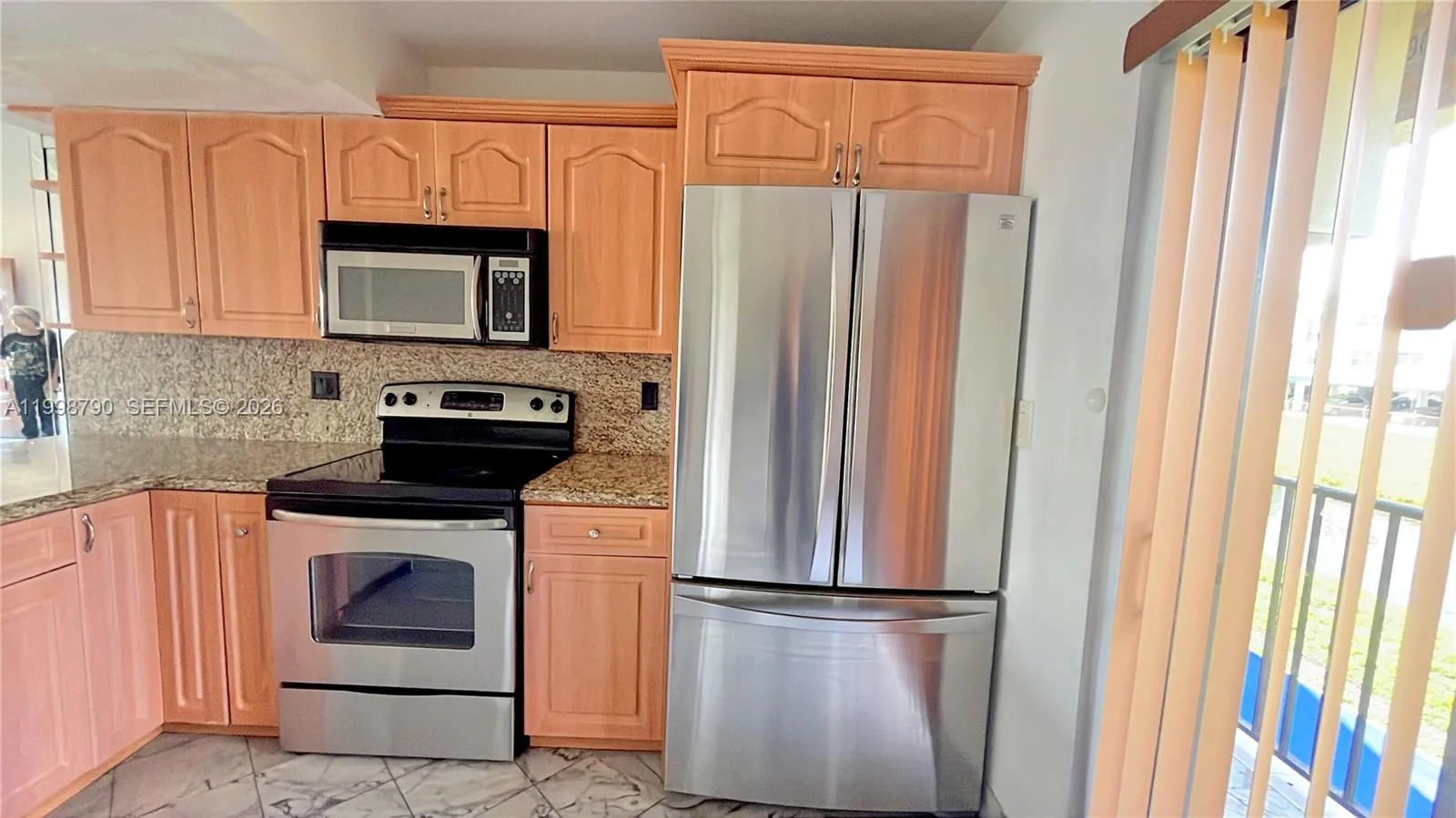 1283 W 51st Place # 12, Hialeah FL 33012