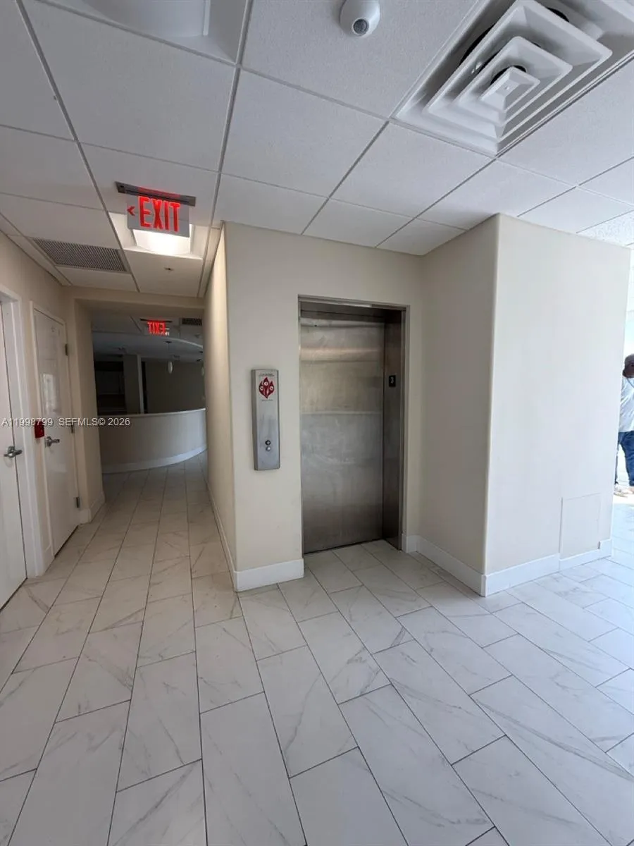 2866 E Oakland Park Blvd, Fort Lauderdale FL 33306