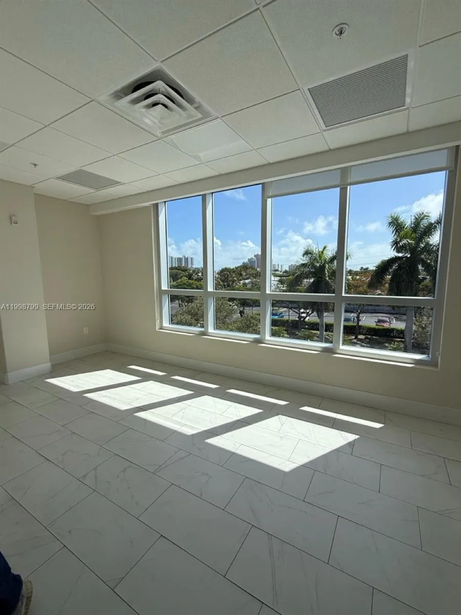 2866 E Oakland Park Blvd, Fort Lauderdale FL 33306