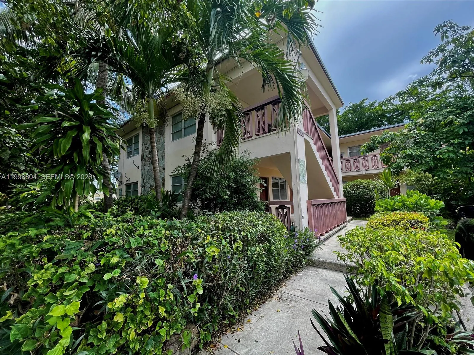 675 SW 7th Ave # 11, Miami FL 33130