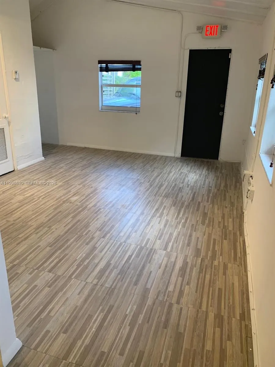 647 NE 79th St, Miami FL 33138