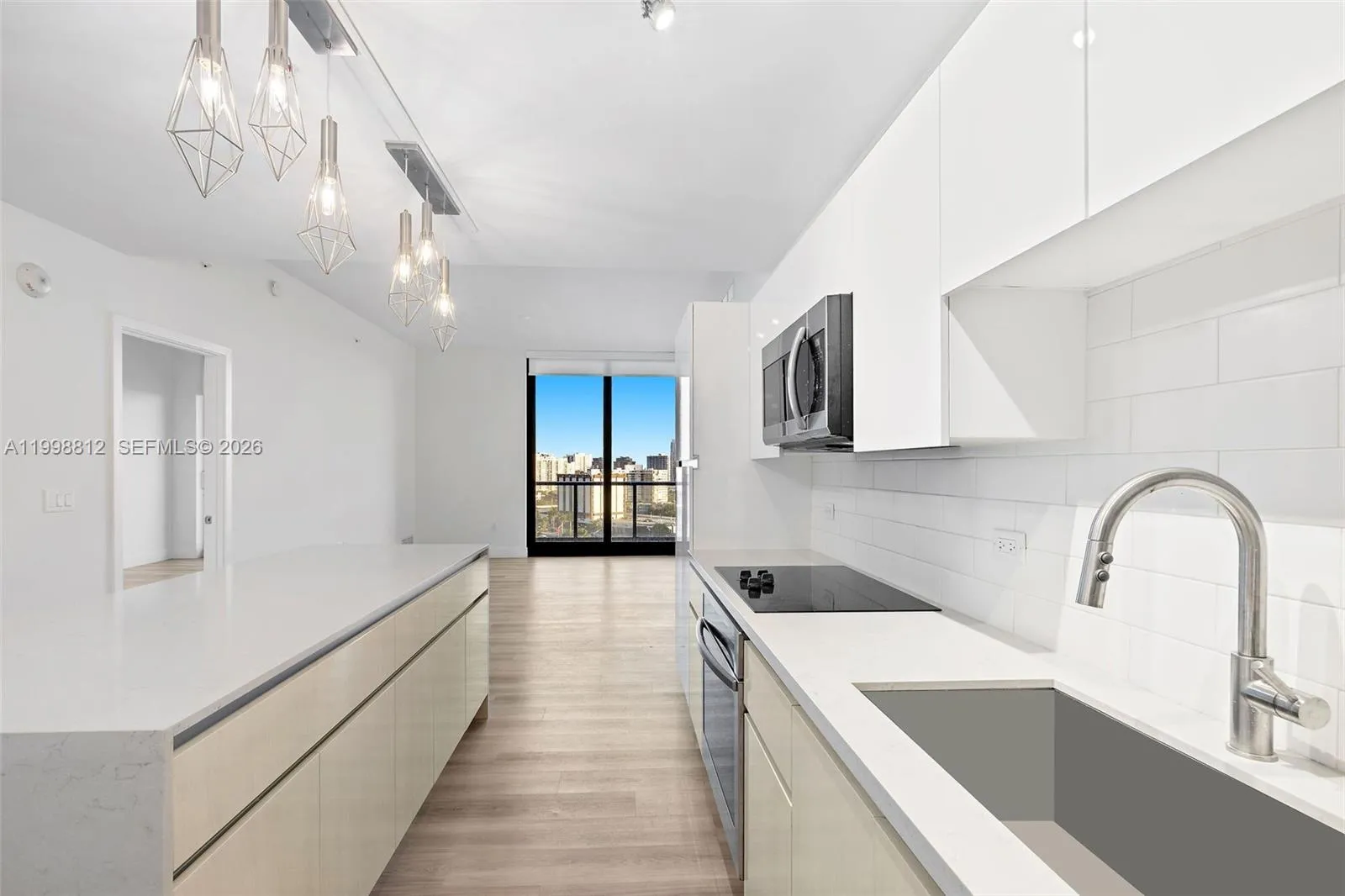 101 Diplomat Pkwy # 1004, Hallandale Beach FL 33009