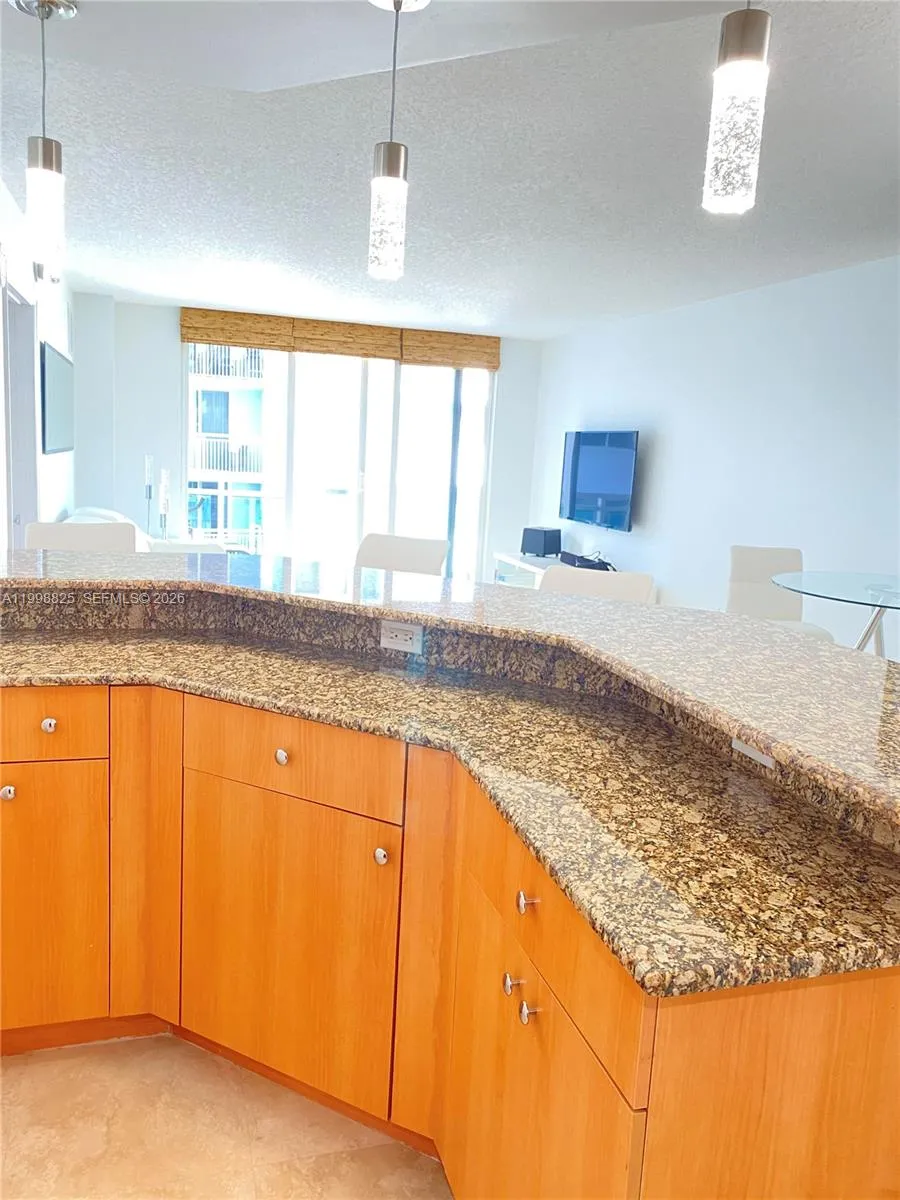 6917 Collins Ave # 904, Miami Beach FL 33141