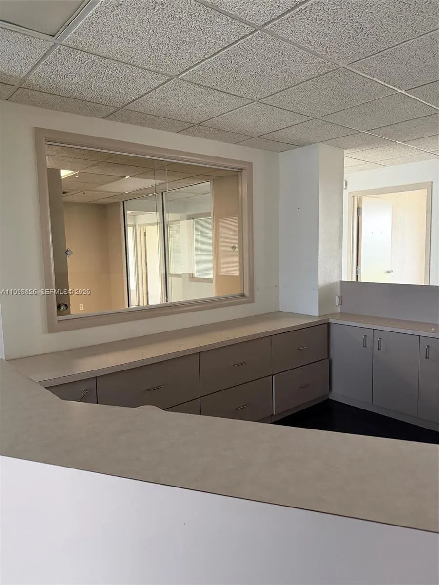 101 NW 167th St, North Miami Beach FL 33169