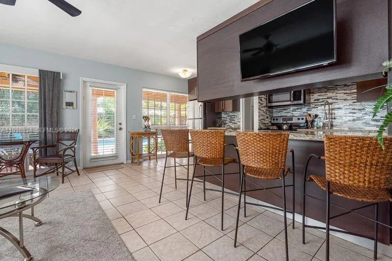 2033 NE 33rd Ave # 3, Fort Lauderdale FL 33305