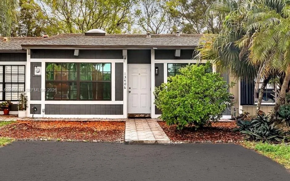 13406 SW 102nd Ln, Miami FL 33186