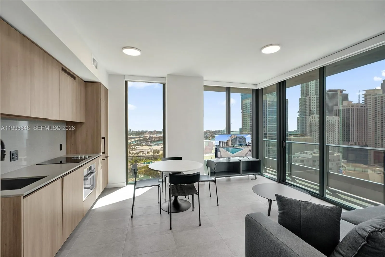 121 NE 5th ST # 2101, Miami FL 33132