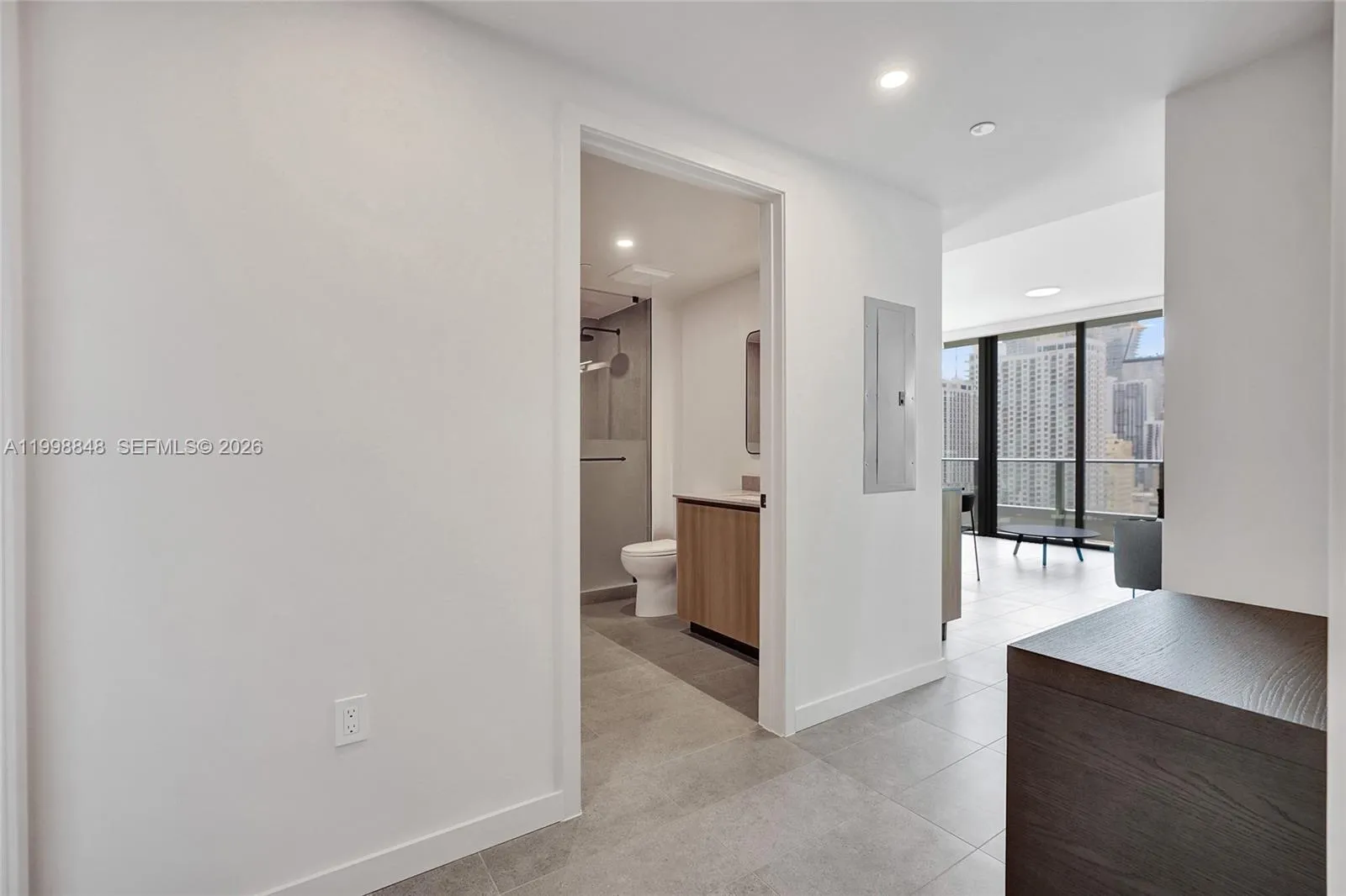 121 NE 5th ST # 2101, Miami FL 33132