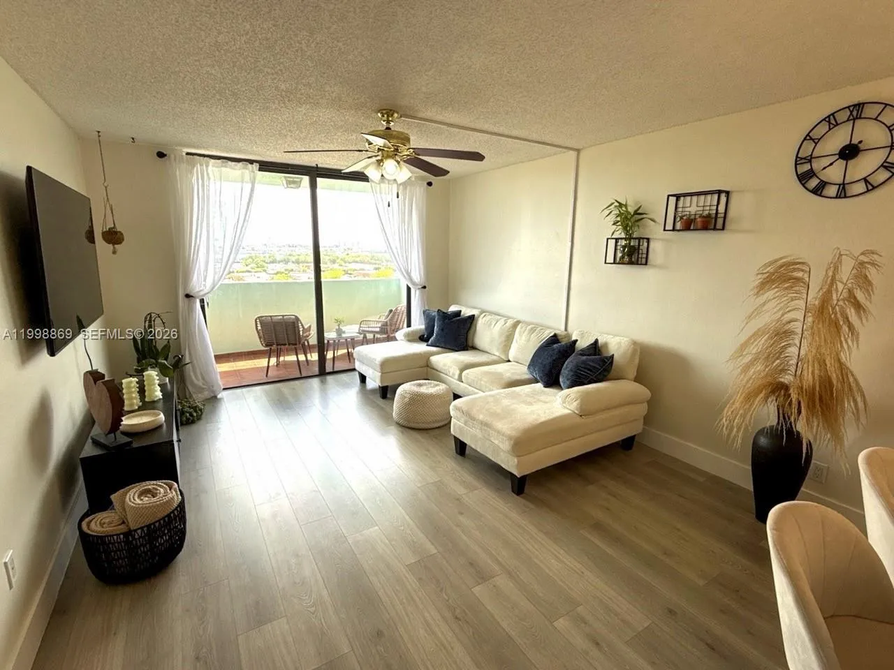 1825 W 44th Pl # 808, Hialeah FL 33012