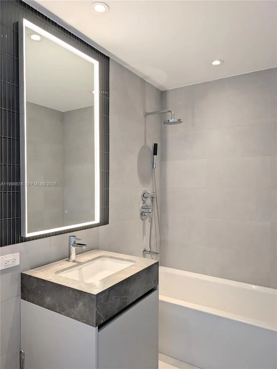 500 Alton Rd # 3905, Miami Beach FL 33139