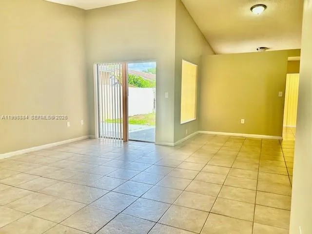 19922 NW 67th Pl, Hialeah FL 33015