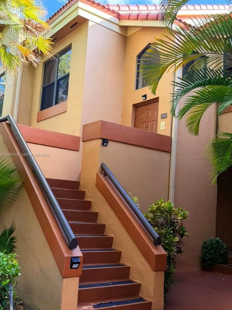 15515 N Miami Lakeway N # 11, Miami Lakes FL 33014