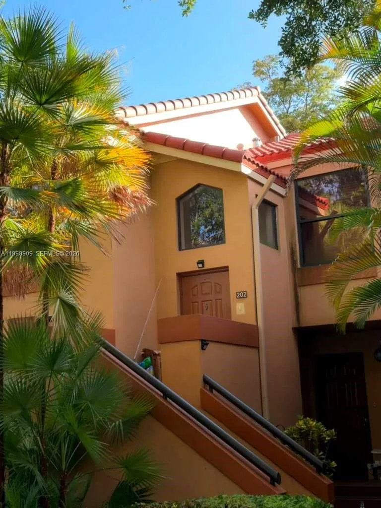 15515 N Miami Lakeway N # 11, Miami Lakes FL 33014