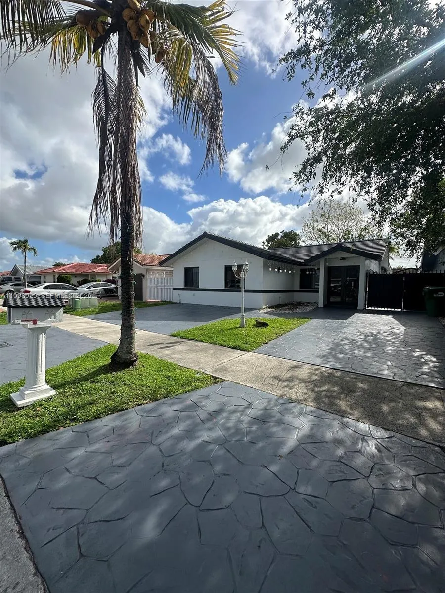 5923 SW 147th Pl, Miami FL 33193