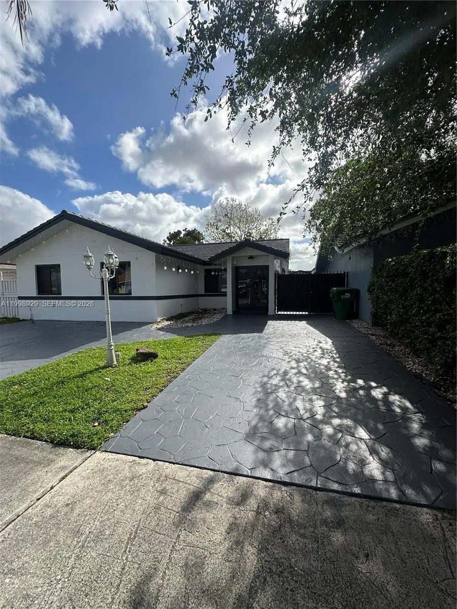 5923 SW 147th Pl, Miami FL 33193