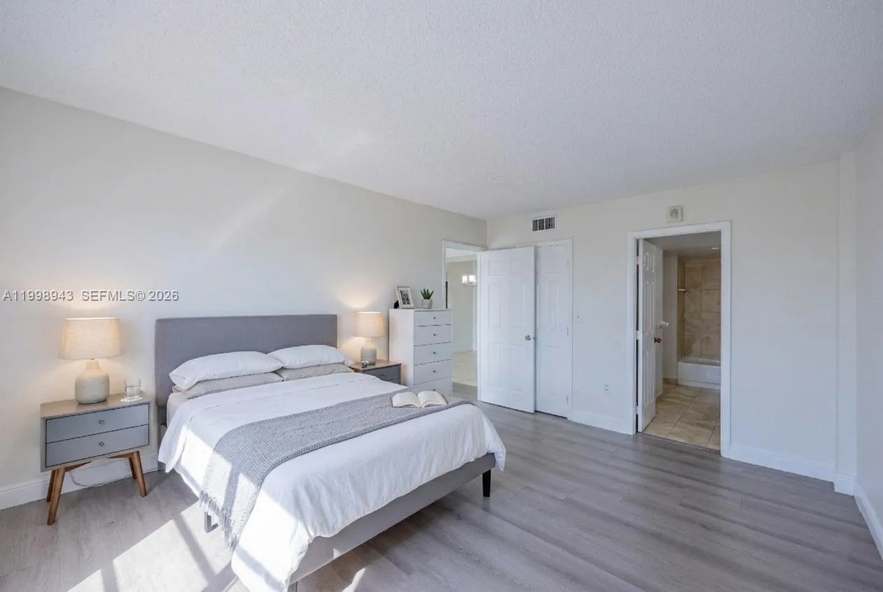 4164 Inverrary Dr # 812, Lauderhill FL 33319