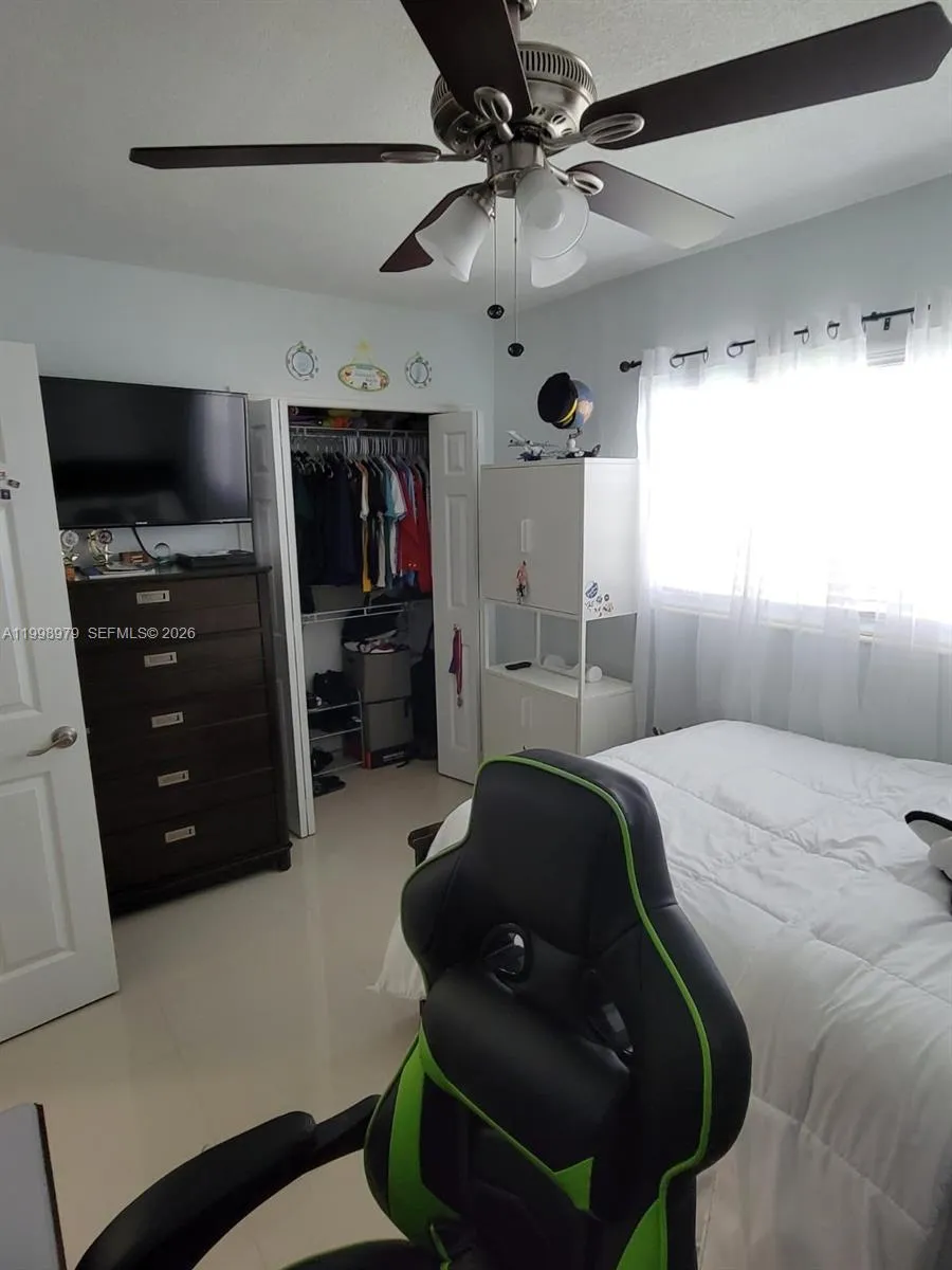 8245 SW 43rd St, Miami FL 33155