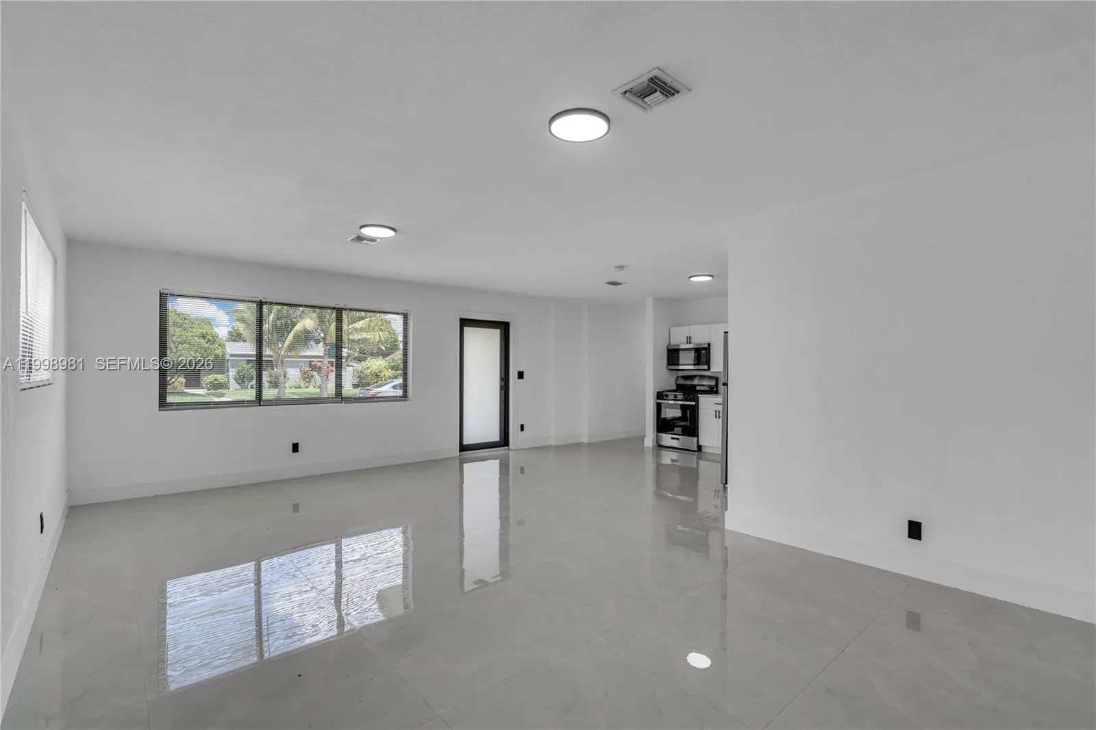 1000 NW 198th St, Miami Gardens FL 33169