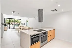 9901 W Bay Harbor Dr # 305, Bay Harbor Islands FL 33154