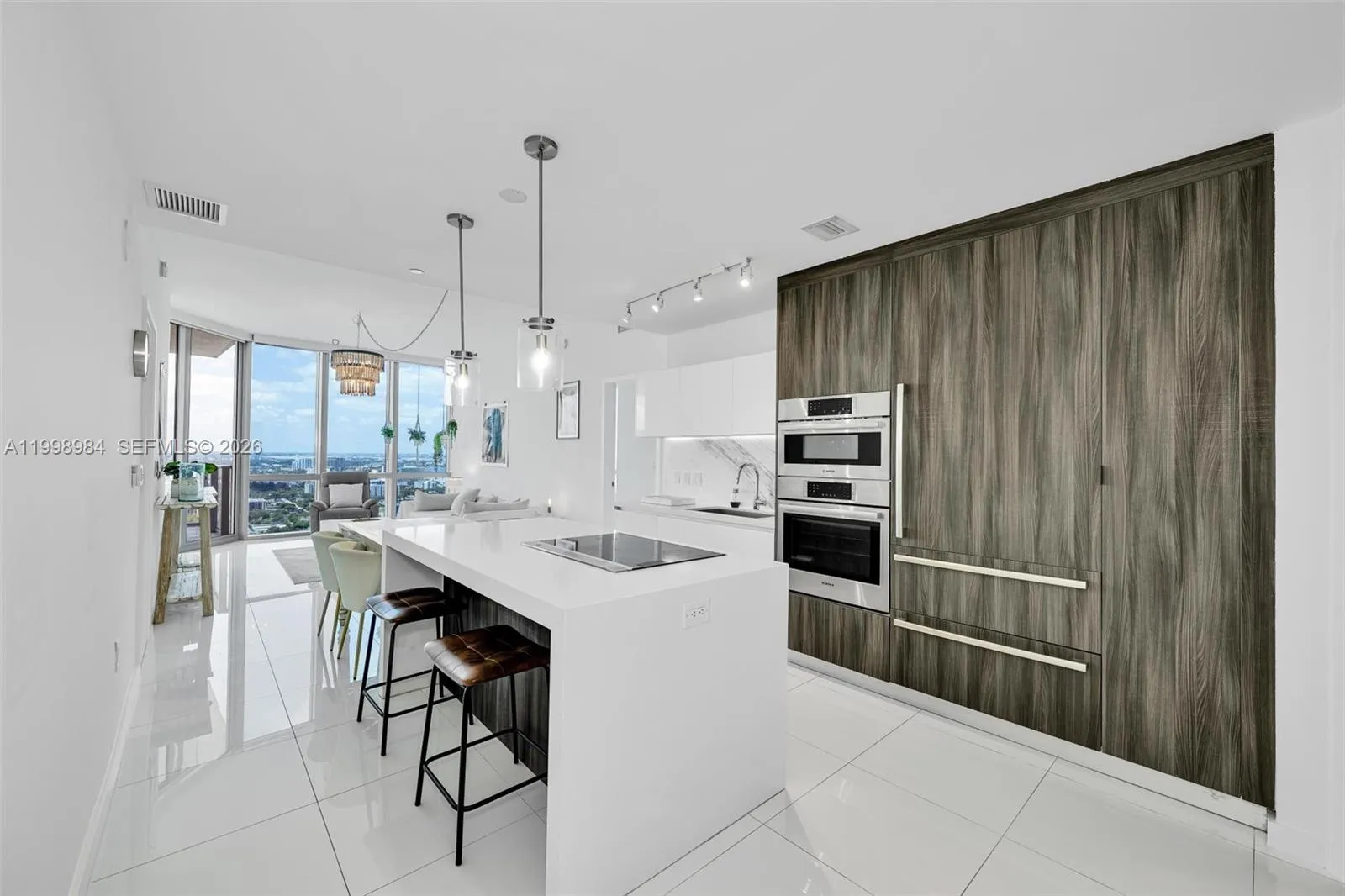 851 NE 1st Ave # 3708, Miami FL 33132