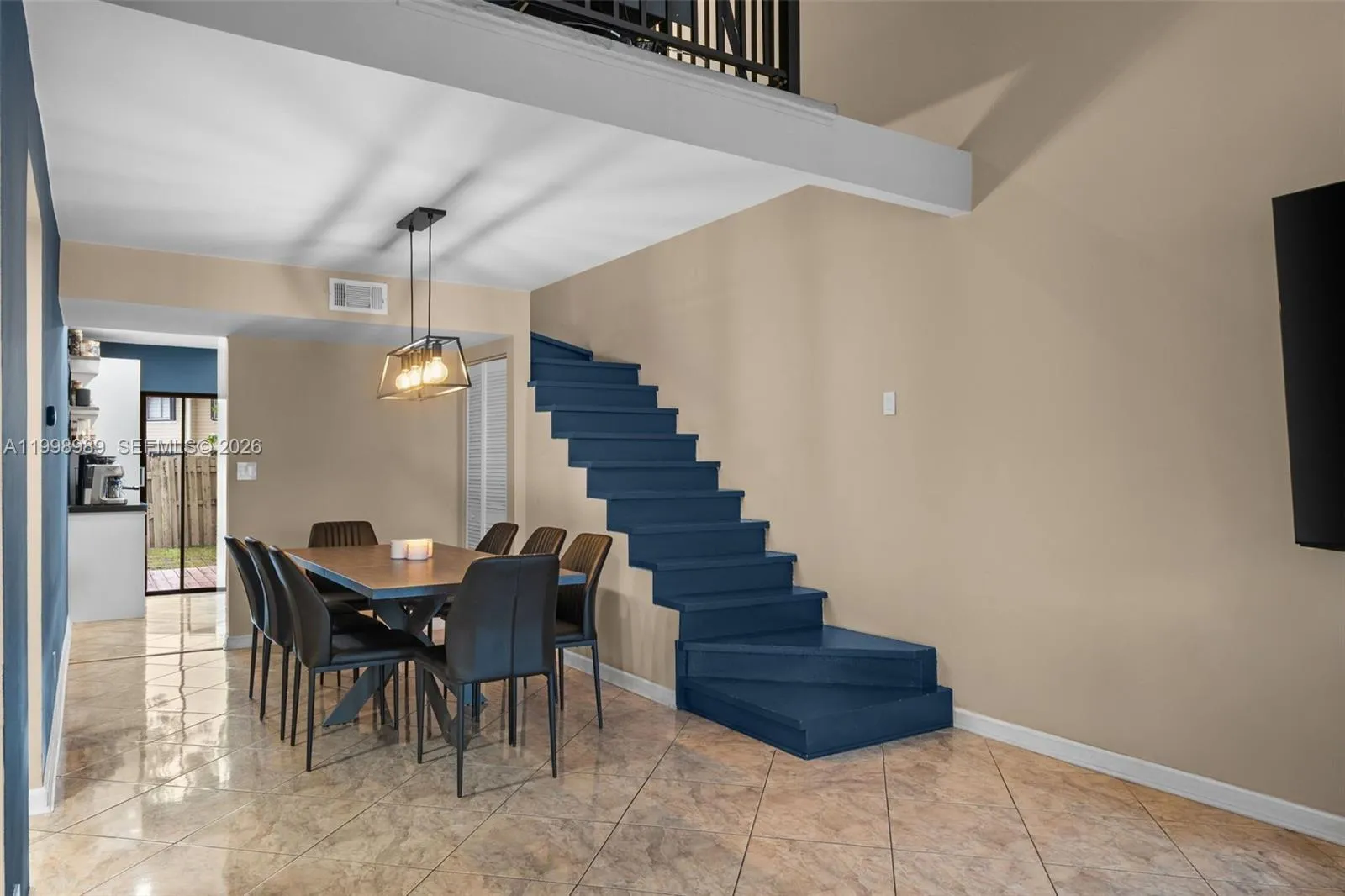 11166 NW 37th St, Sunrise FL 33351