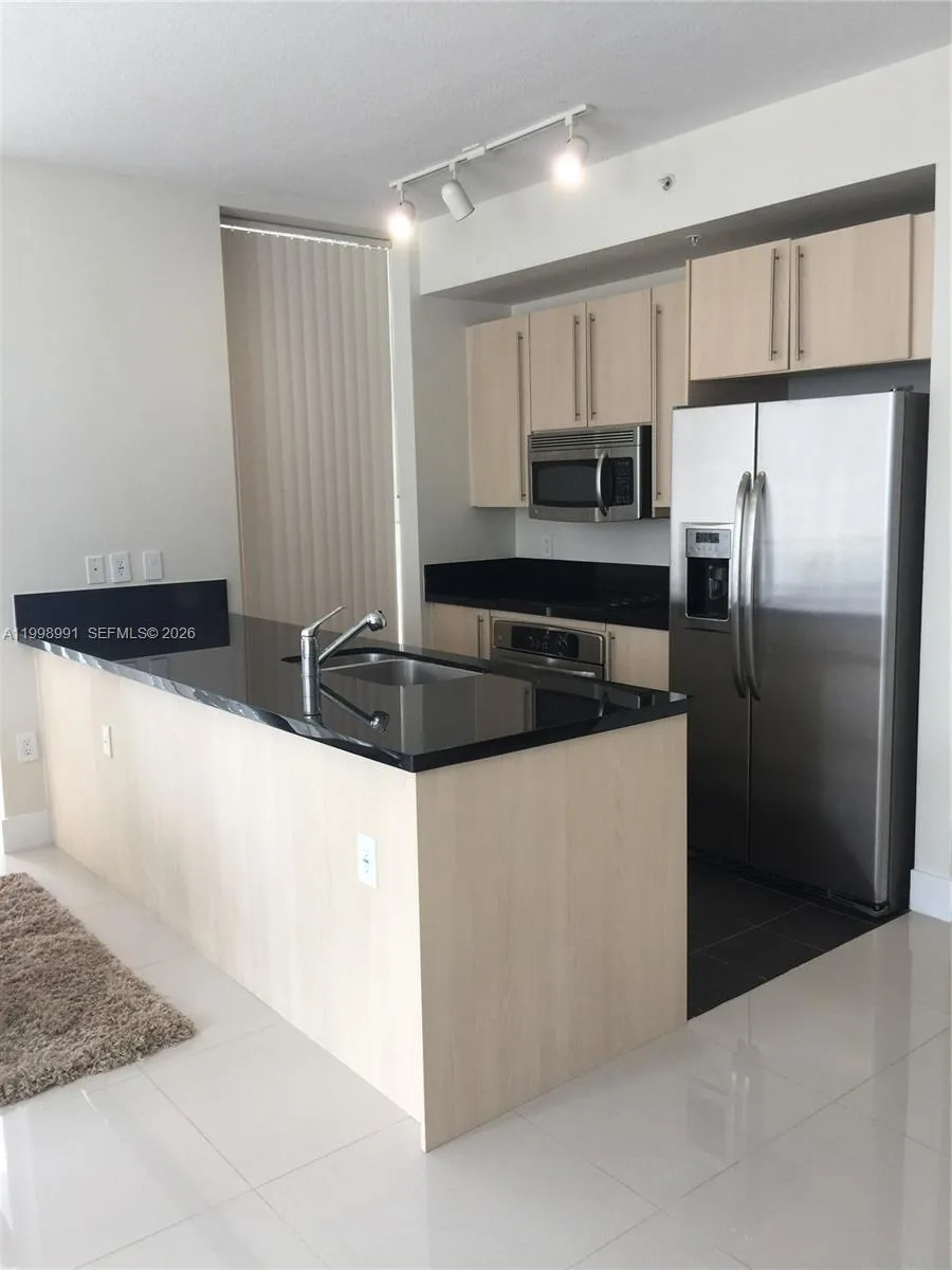 79 SW 12th St, Miami FL 33130