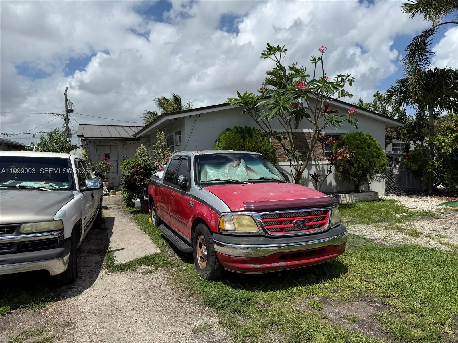 9283 SW 39th St, Miami FL 33165