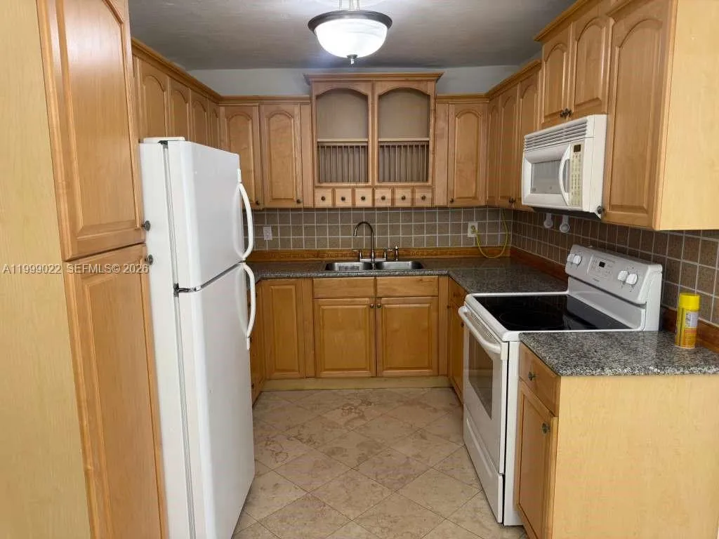 6833 SW 20th Ct, Miramar FL 33023