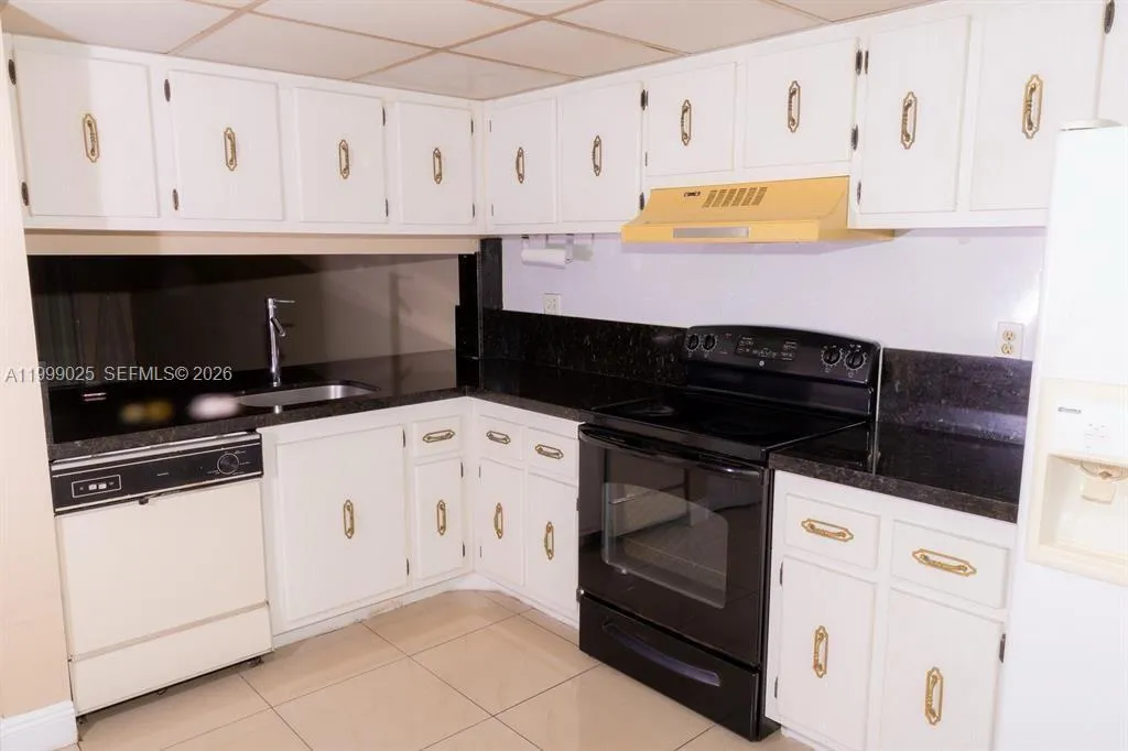 8842 W Mcnab Rd # 302, Tamarac FL 33321