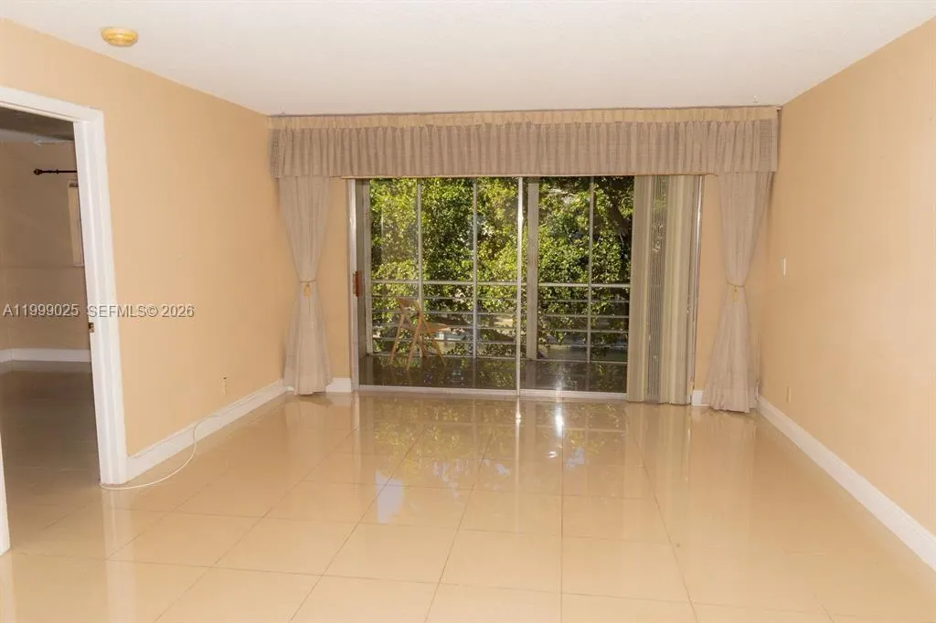 8842 W Mcnab Rd # 302, Tamarac FL 33321