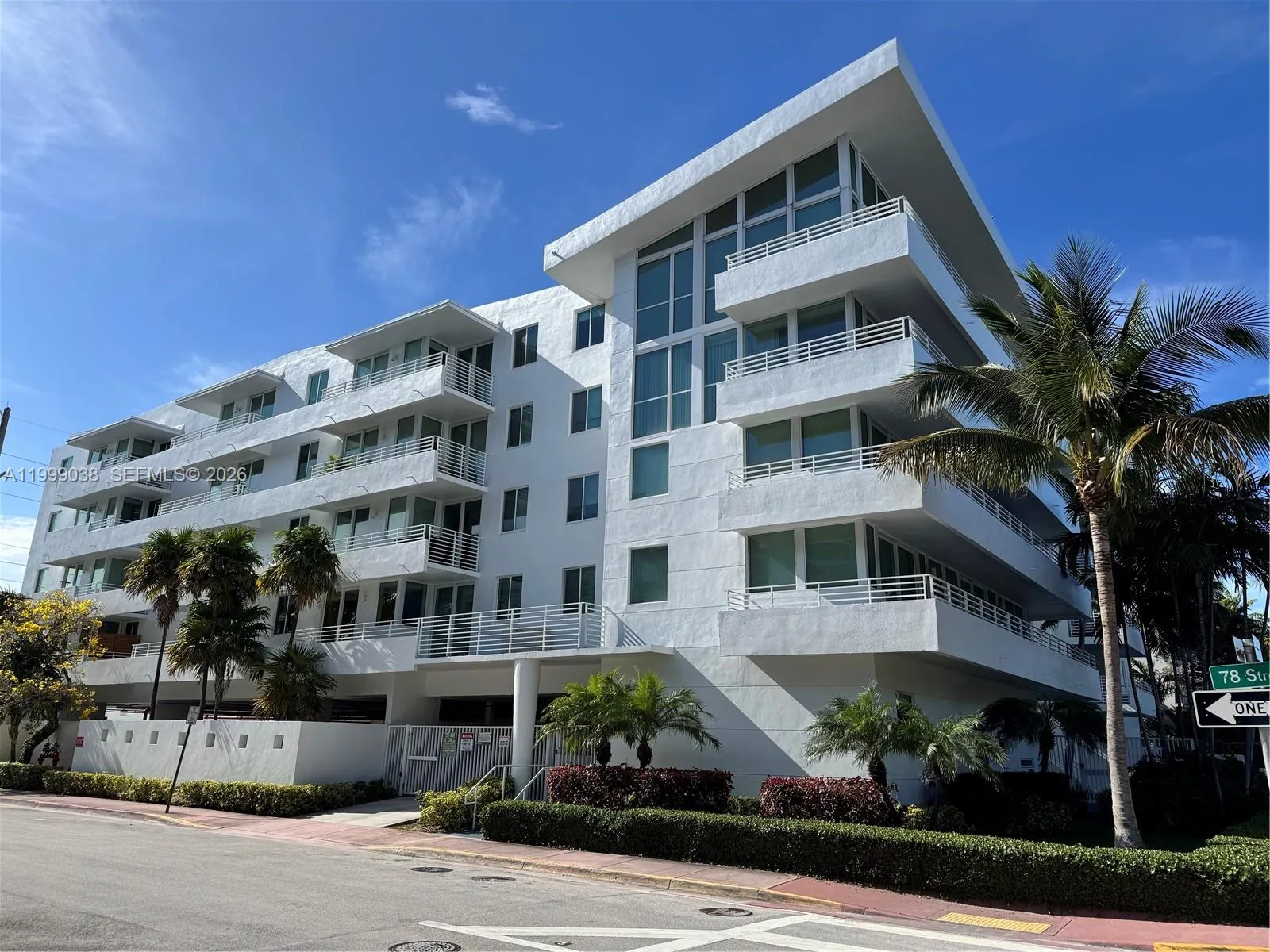 7800 Collins Ave # 101, Miami Beach FL 33141