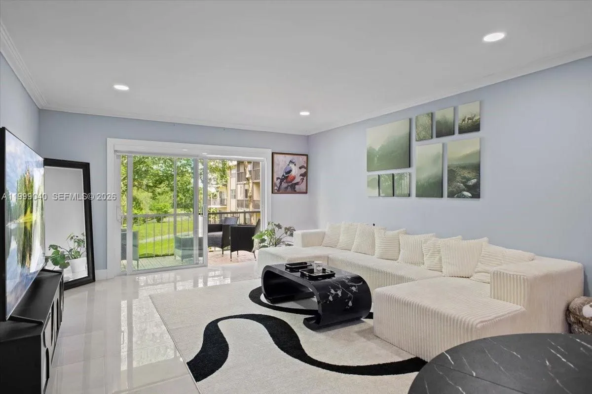 6001 N Falls Cir Dr # 310, Lauderhill FL 33319