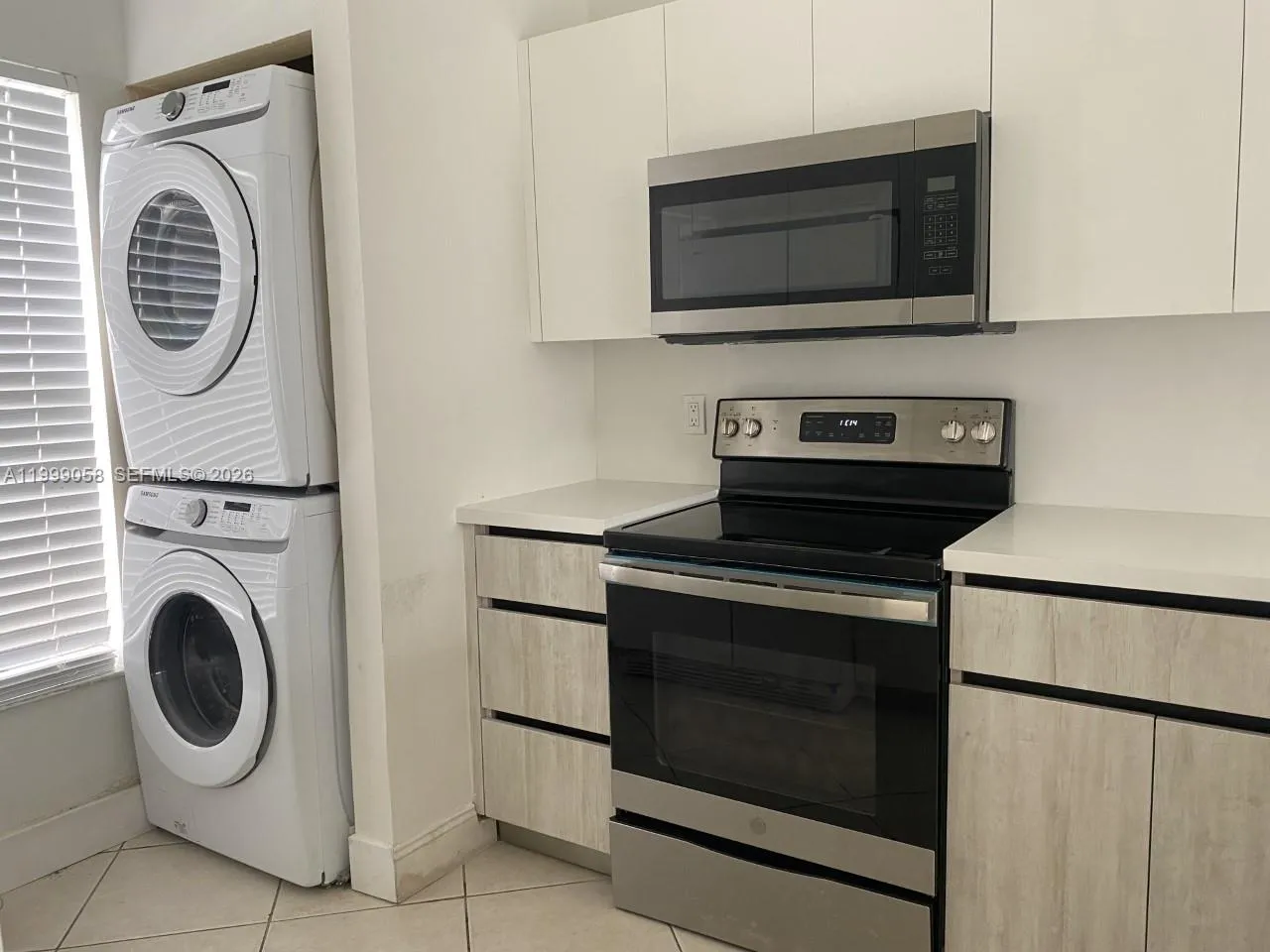 219 SE 8th St # 601, Hallandale Beach FL 33009