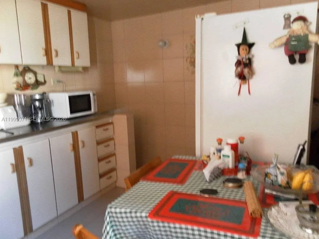 Santa Barbara SantaBarbaraBogota # 2, FL 110121