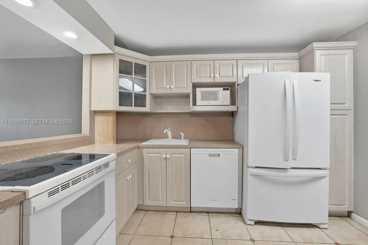 823 Cypress Blvd # 104, Pompano Beach FL 33069