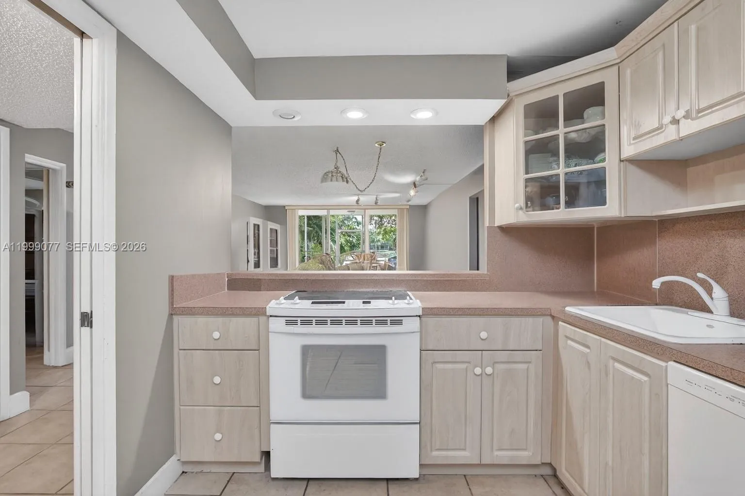 823 Cypress Blvd # 104, Pompano Beach FL 33069