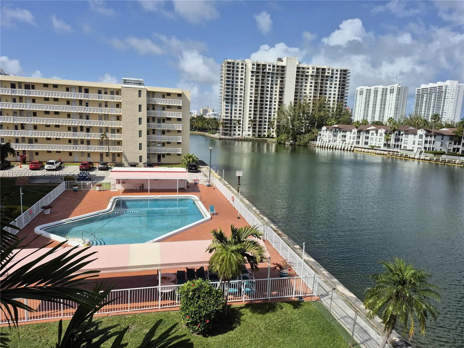 2980 Point East Dr # D407, Aventura FL 33160