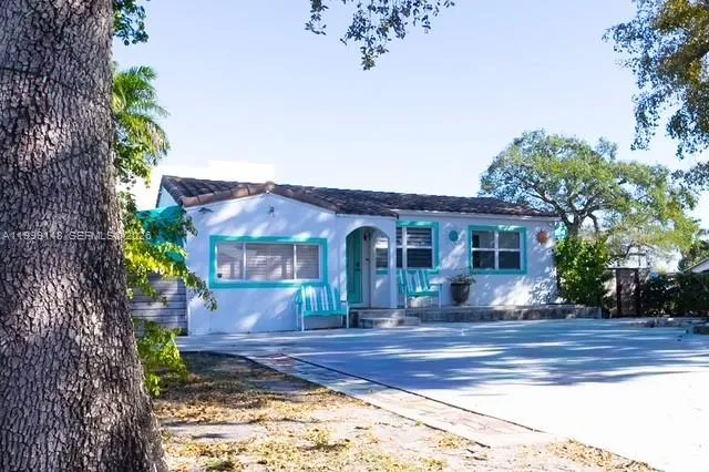 1629 Arthur St, Hollywood FL 33020