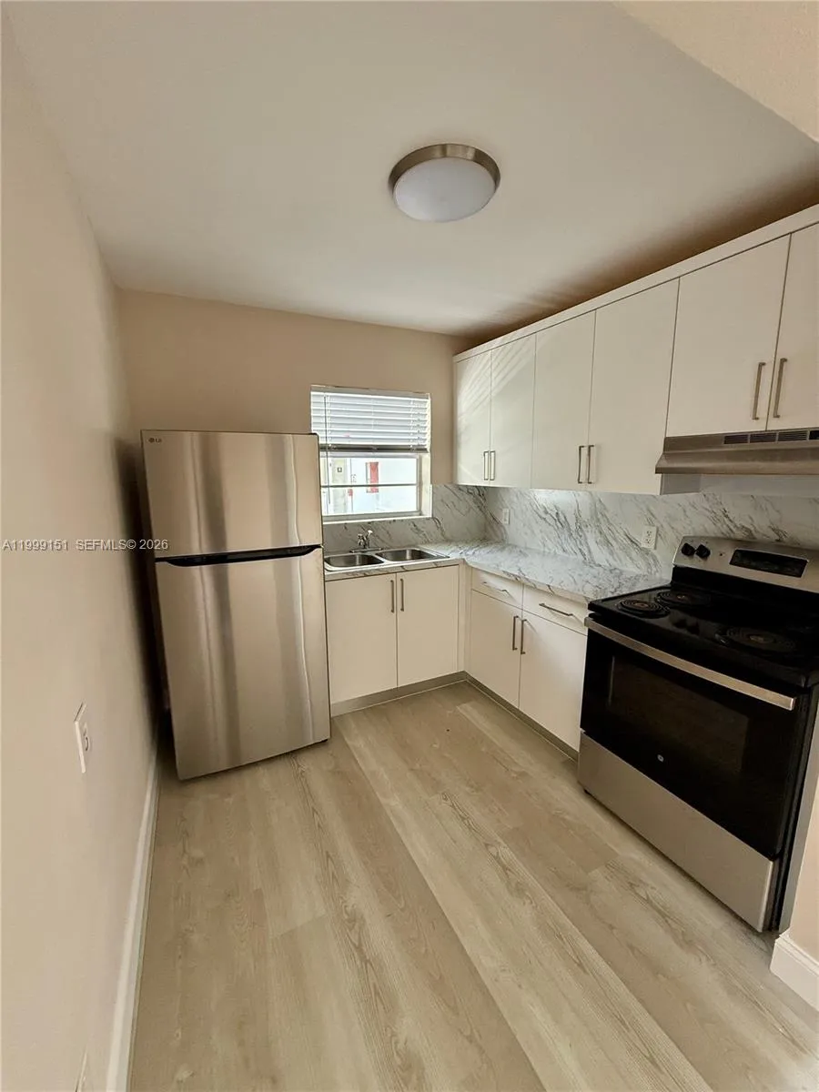 1607 Arthur St # 304, Hollywood FL 33020